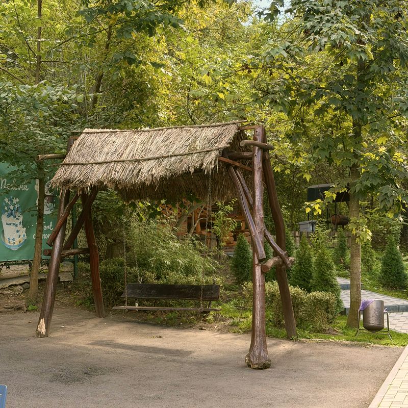 Leagăn din lemn